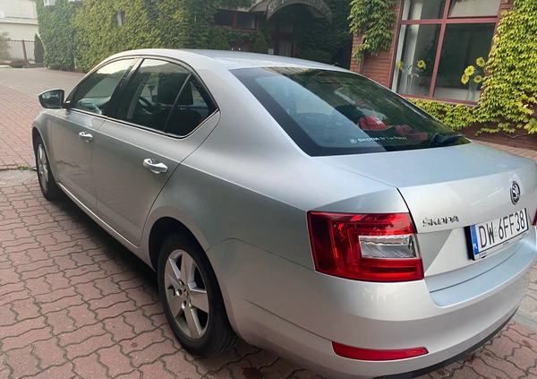 Skoda Octavia cena 39900 przebieg: 234700, rok produkcji 2016 z Nowe małe 79